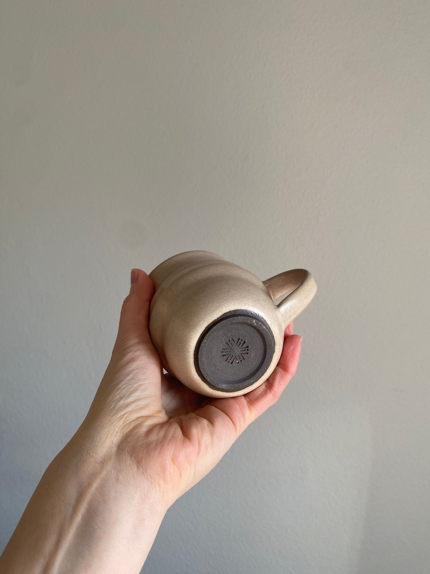 Curvy Cup with Handle ~ Beige Rose 160 ml