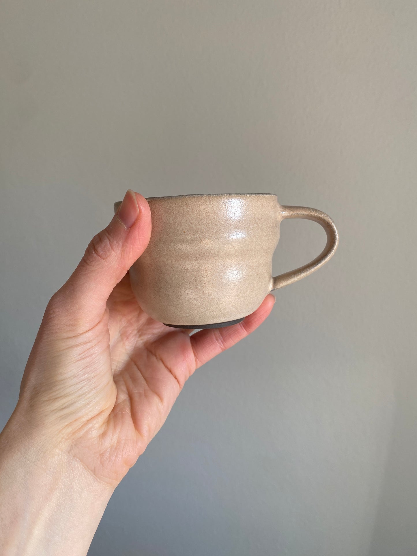 Curvy Cup with Handle ~ Beige Rose 160 ml